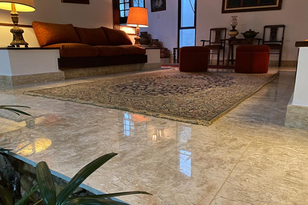 Piso Travertino Polido